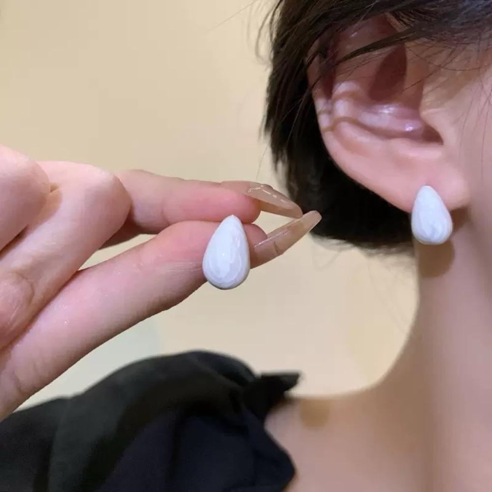 Elegant White Teardrop Earrings
